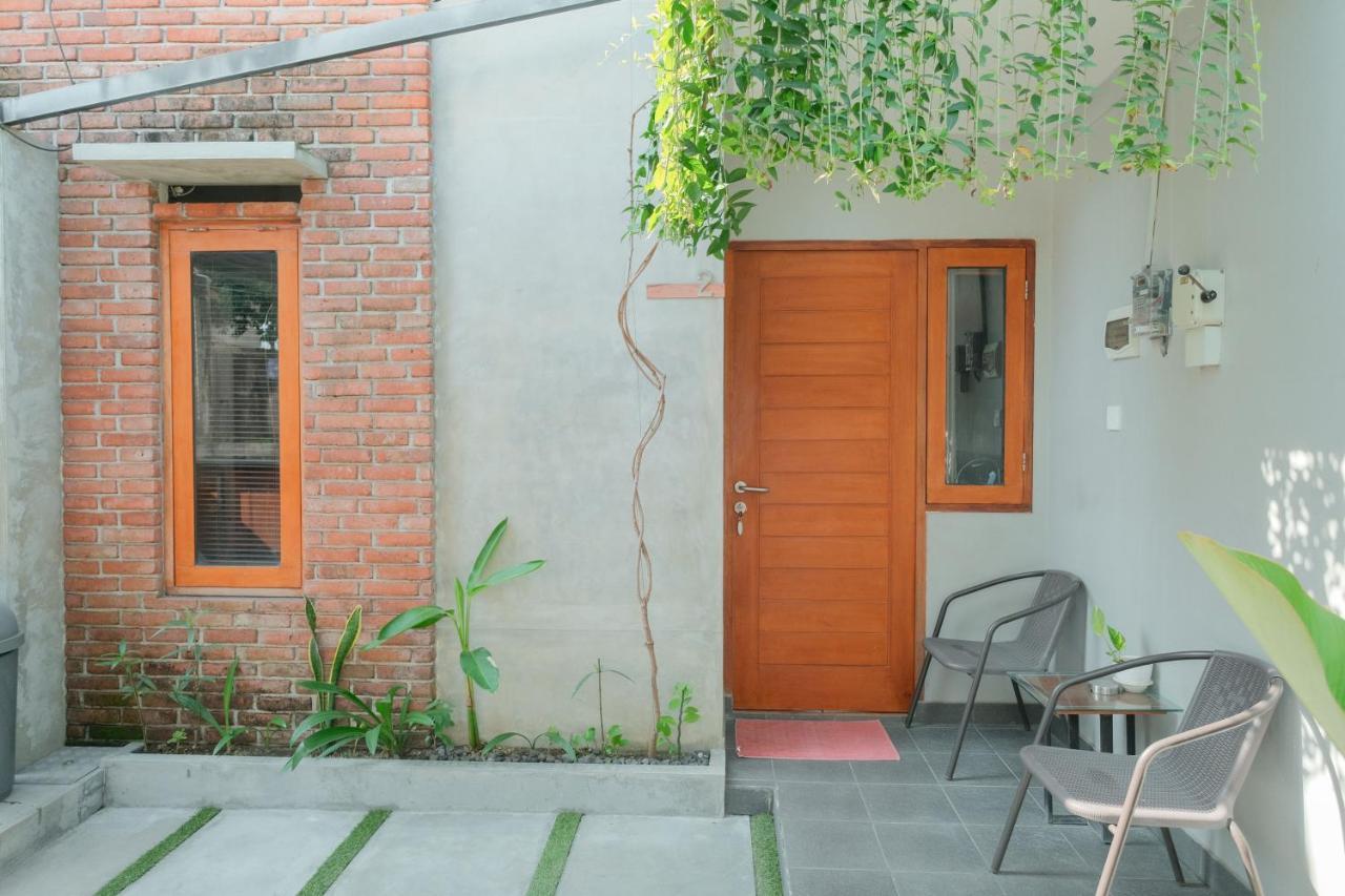 Andewi Guest House Denpasar RedPartner Sanur  Bagian luar foto